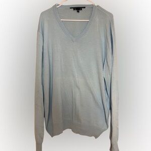 Gap, men’s L baby blue v-neck sweater